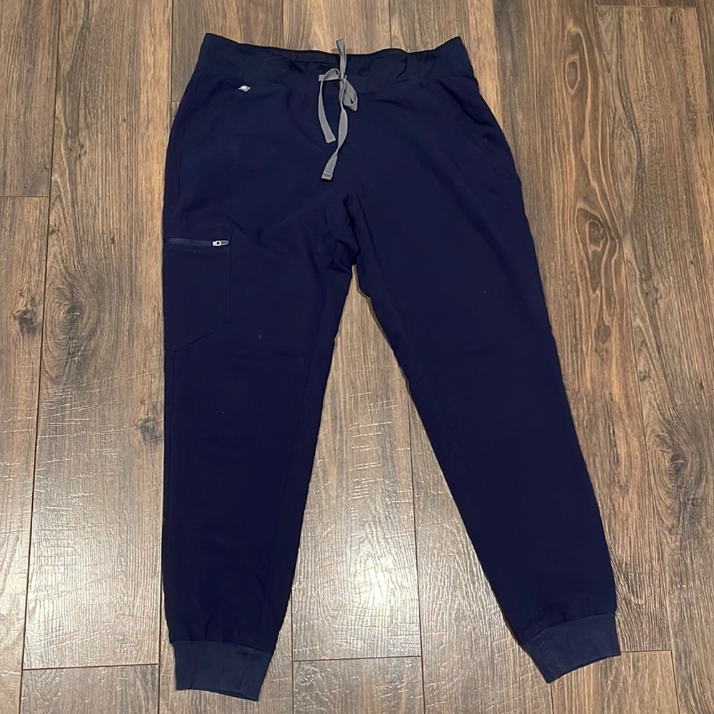 Women’s FIGS joggers